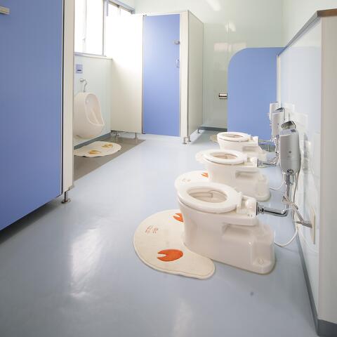 温便座・オート洗浄機能付きトイレ